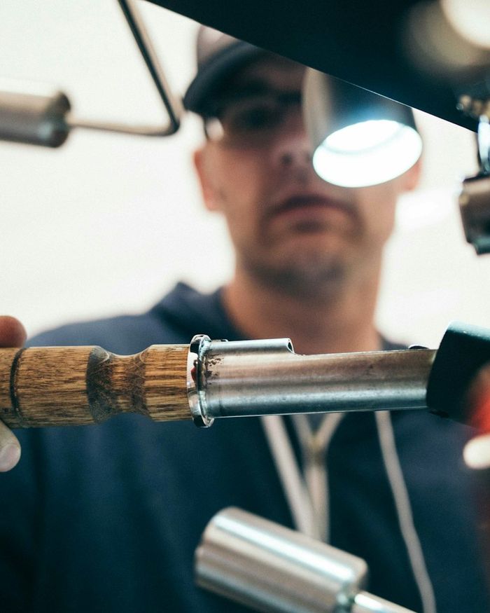 L'artisan plombier de Plombax au travail